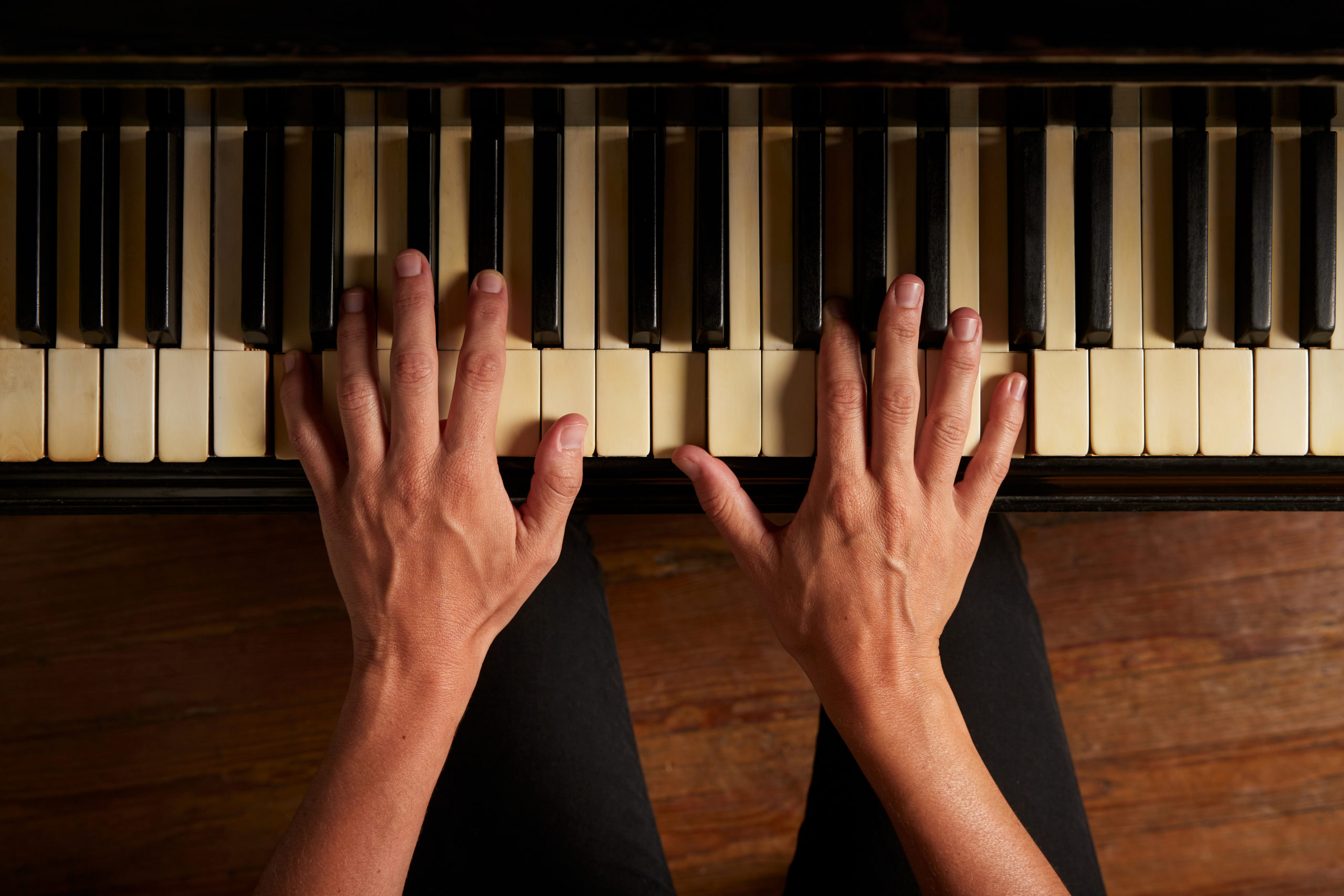 Why Do My Wrists Hurt Playing the Piano?